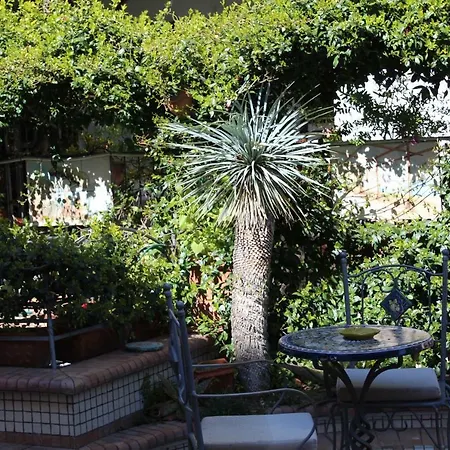 Casa Anna Rita Bed and Breakfast 4*